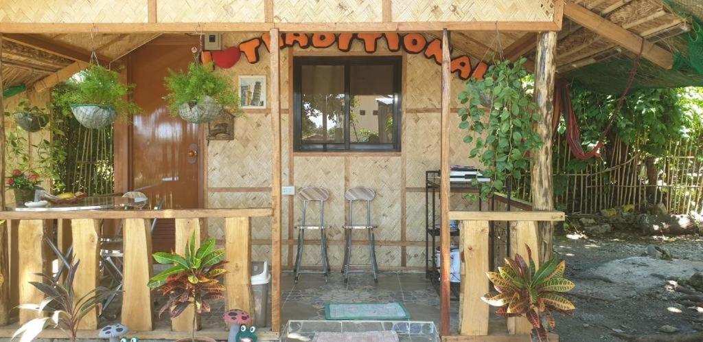 Traditional Filipino Transient House And Huts Near 100 Islands Wharf Alaminos Luaran gambar