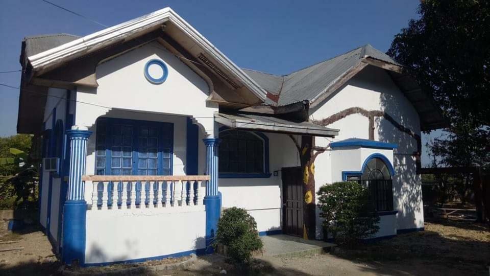 Traditional Filipino Transient House And Huts Near 100 Islands Wharf Alaminos Luaran gambar